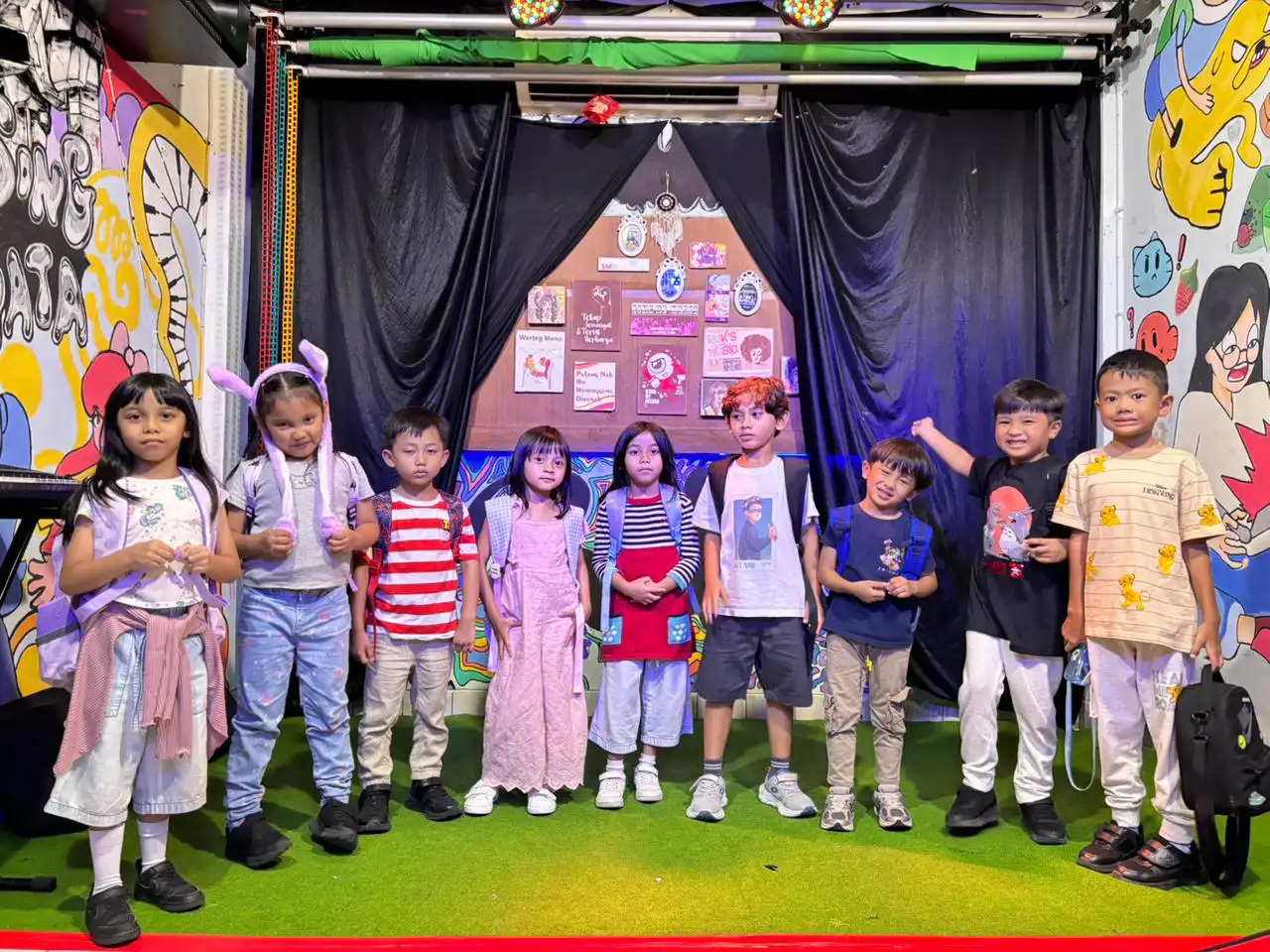 Sinergi Kreatif: Melalui Program TEFA Siswa SMK Sumbangsih Multimedia “Sulap” Suara Jadi Nyawa Drama Musikal Anak TK Sumbangsih